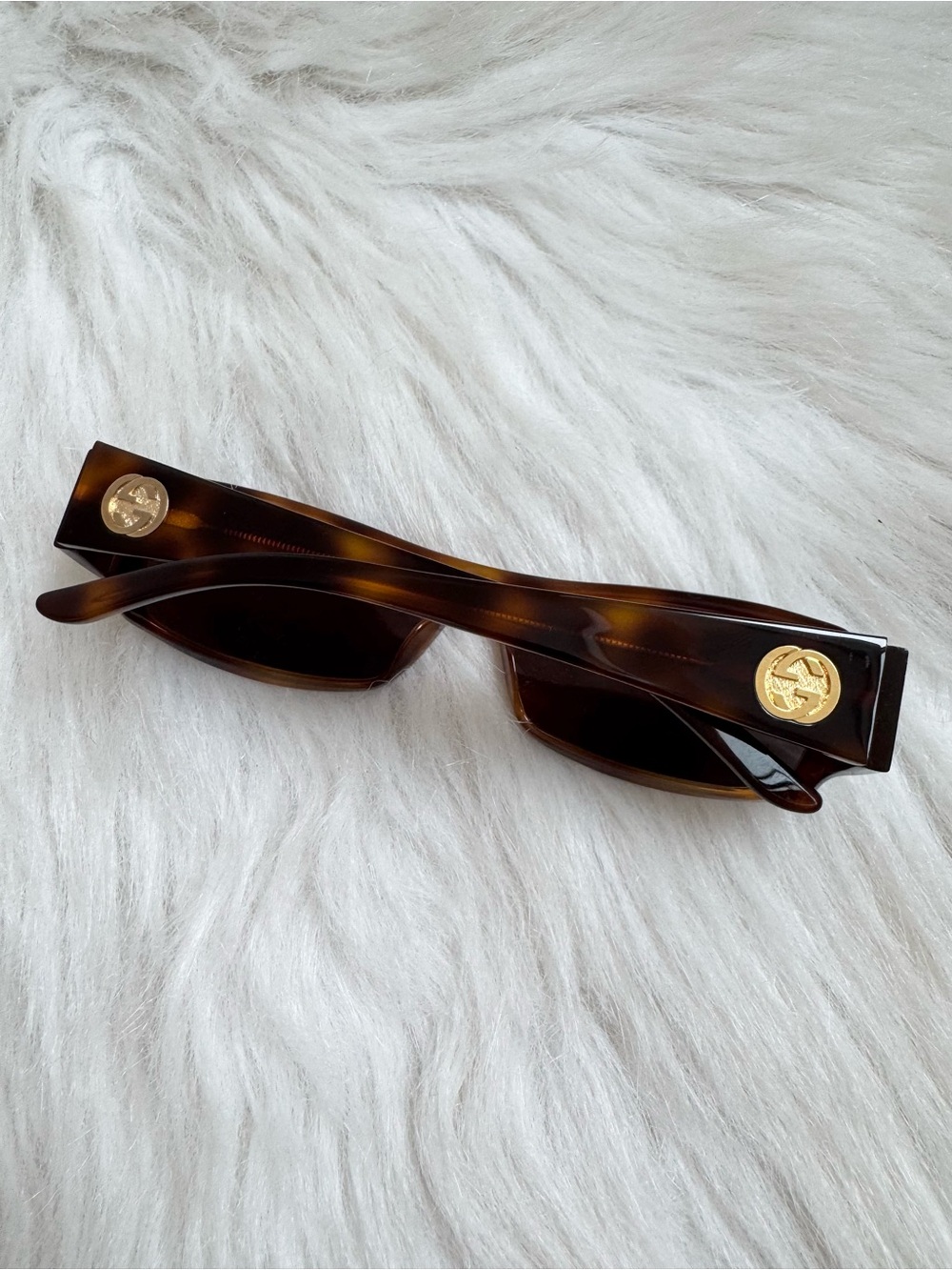 Authentic Gucci vintage thin brown tortoise sunglasses with gold logo - Picture 1 of 8